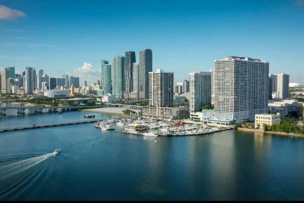 Sol Miami # 2 With Free Parking Apartment ภายนอก รูปภาพ